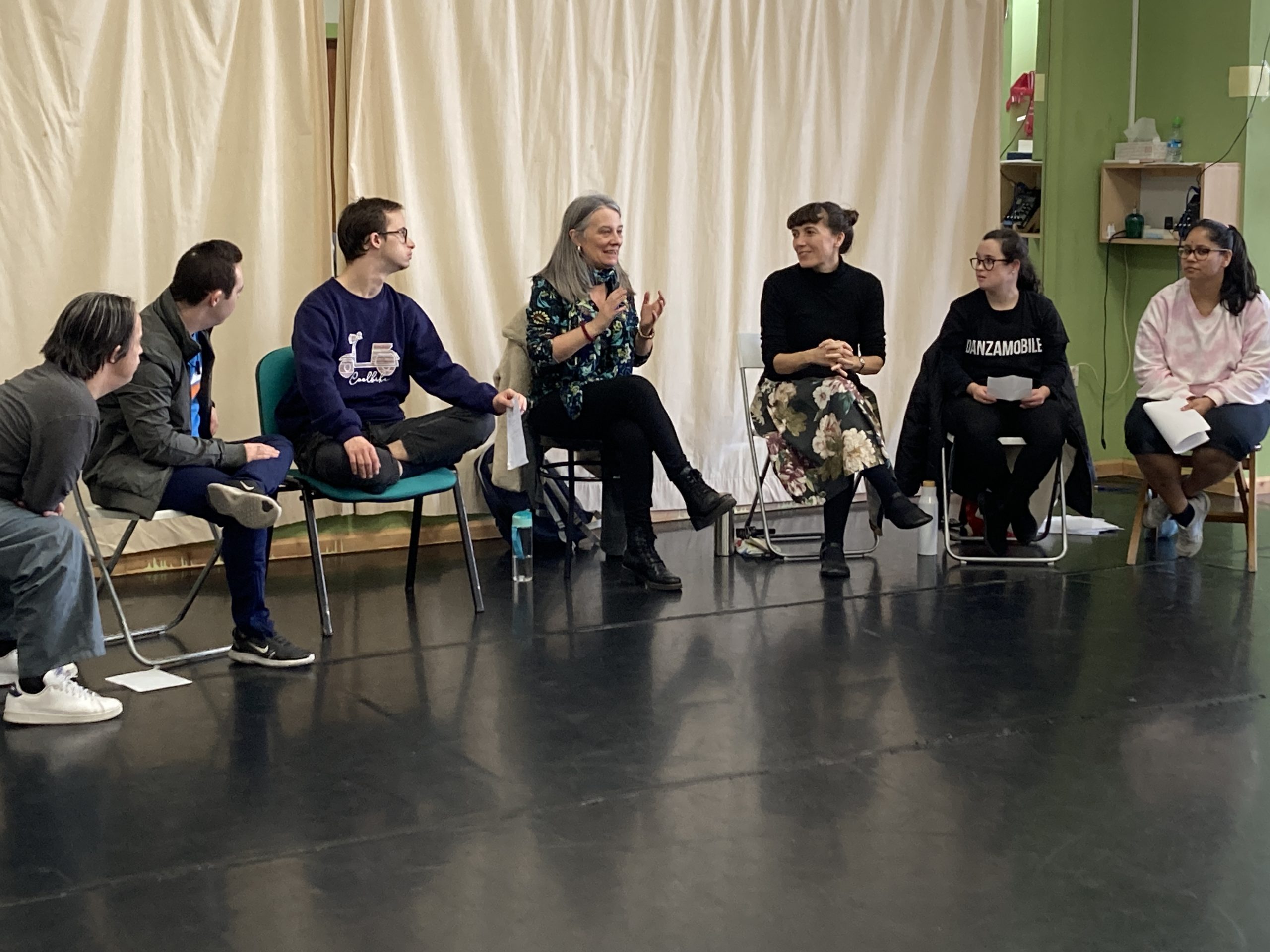 La escritora gallega Charo Pita visitó el Centro de Creación